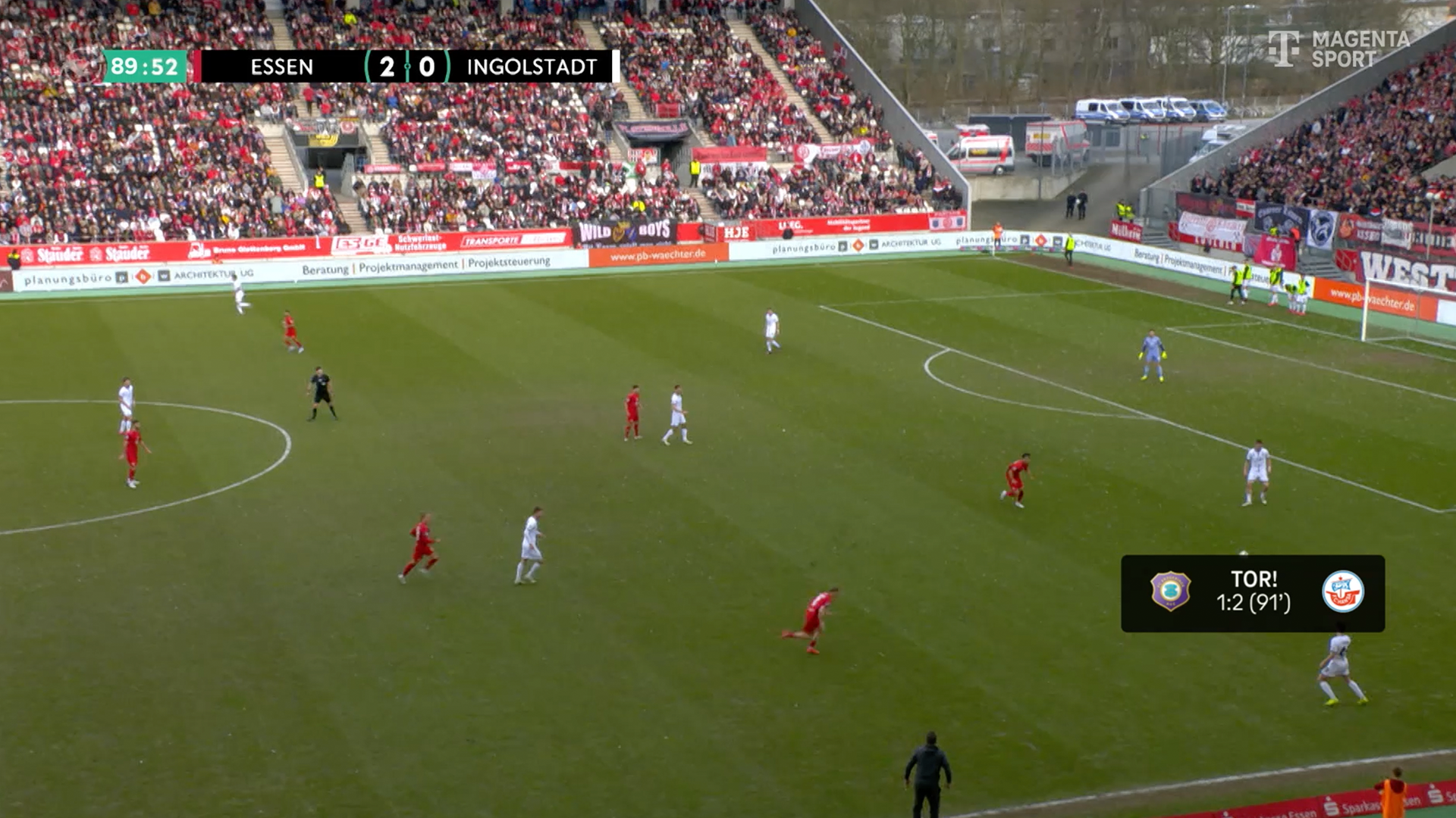 Spielbild einer Partie der 3. Liga mit Elementen des Highlight-Tickers.